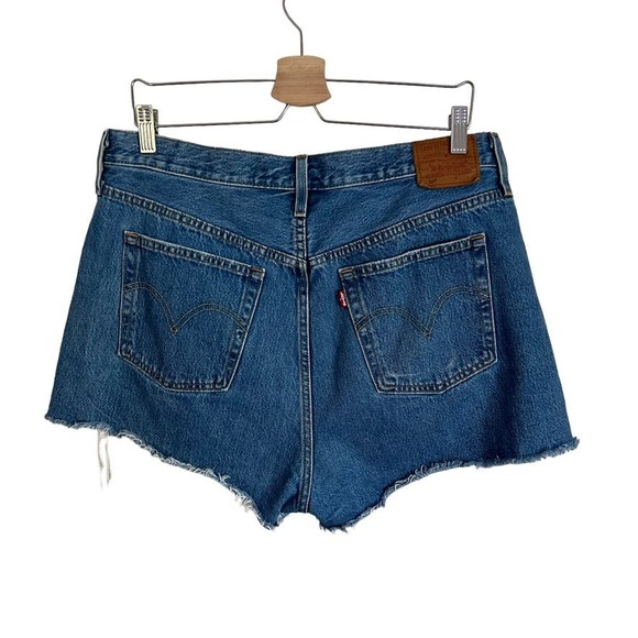 Levi's 501 Denim Cutoff Shorts Vintage with Button Fly Size 33 - Picture 8 of 14